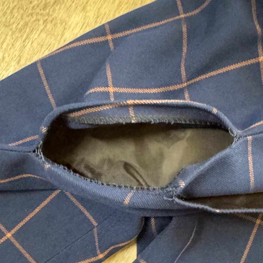 Yuan Lu Boys Navy Checkered Suit with Vest 3 piece suit size 10 - Picture 8 of 9